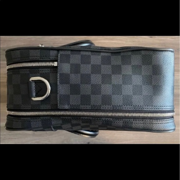 Louis Vuitton Black Overnight Cross Body - Picture 4 of 12